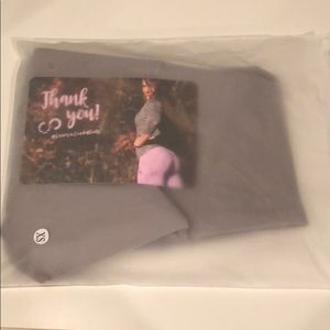 “Curves and combat boots” women’s leggings